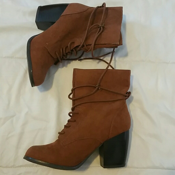 Laced Booties - Picture 2 of 3