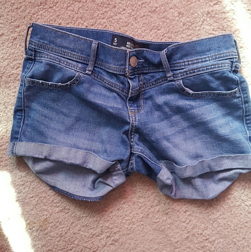 Size 5 Hollister Jean shorts.