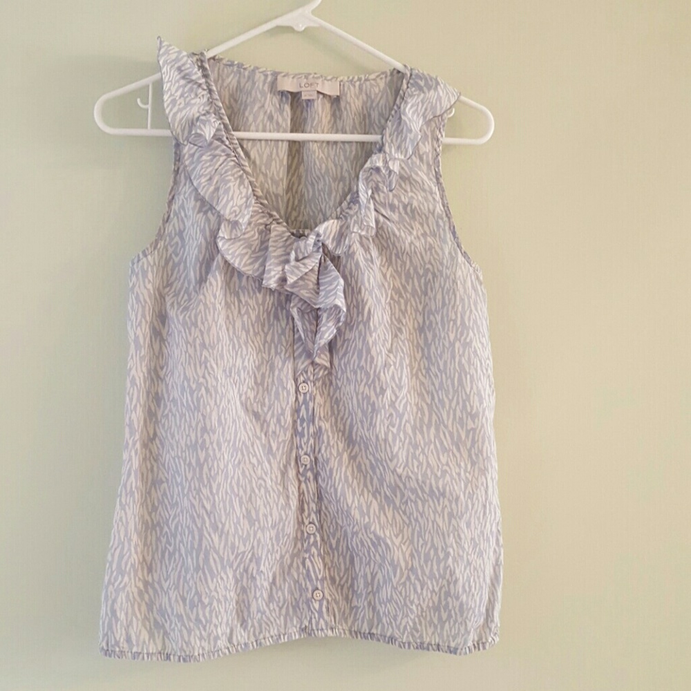 Sleeveless LOFT blouse with ruffles. Medium.
