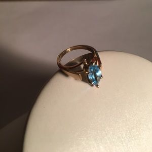 10k Gold Aquamarine Ring