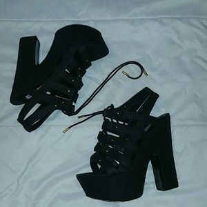 Steve Madden, Chunky heel, stap heel, with laces