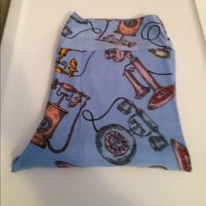 NWT LULAROE TELEPHONE LEGGINGS TC