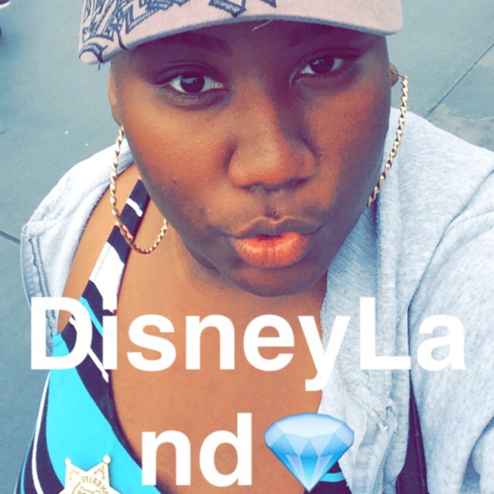 Meet your Posher, Lyneisha
