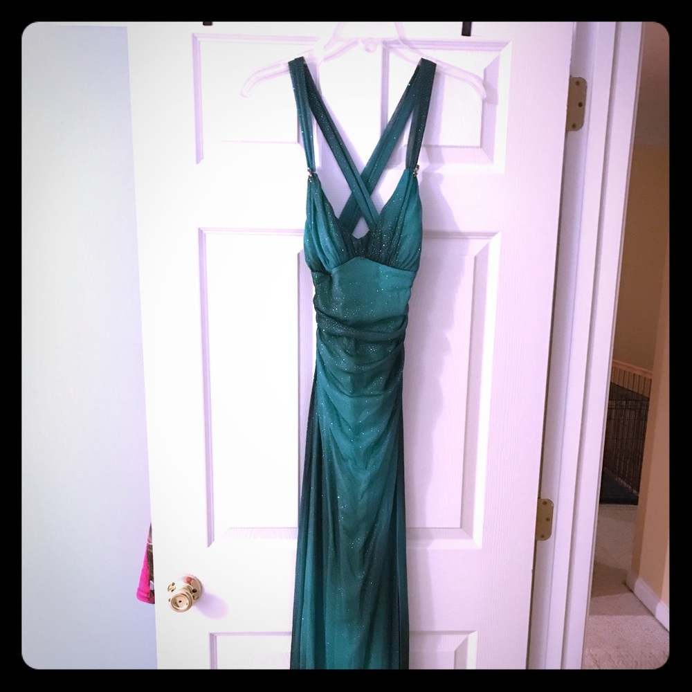 Emerald and Elegant Prom Dress 2017!!!