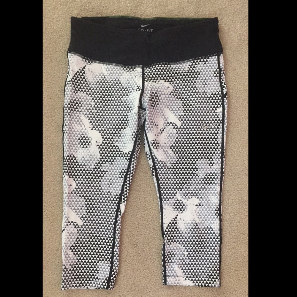 Nike crop leggings