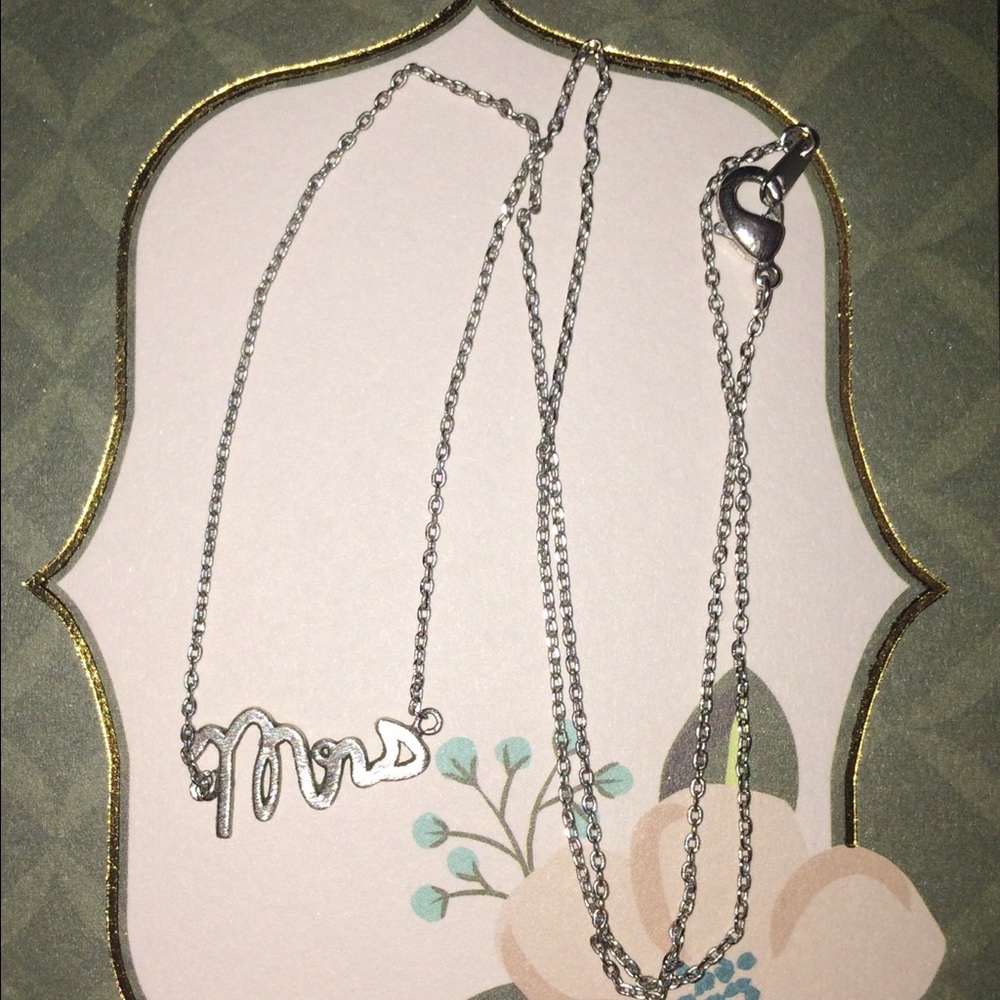 Mrs. Necklace