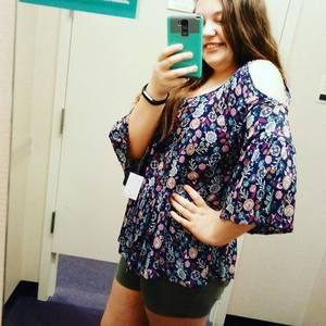 Meet your Posher, Alexis