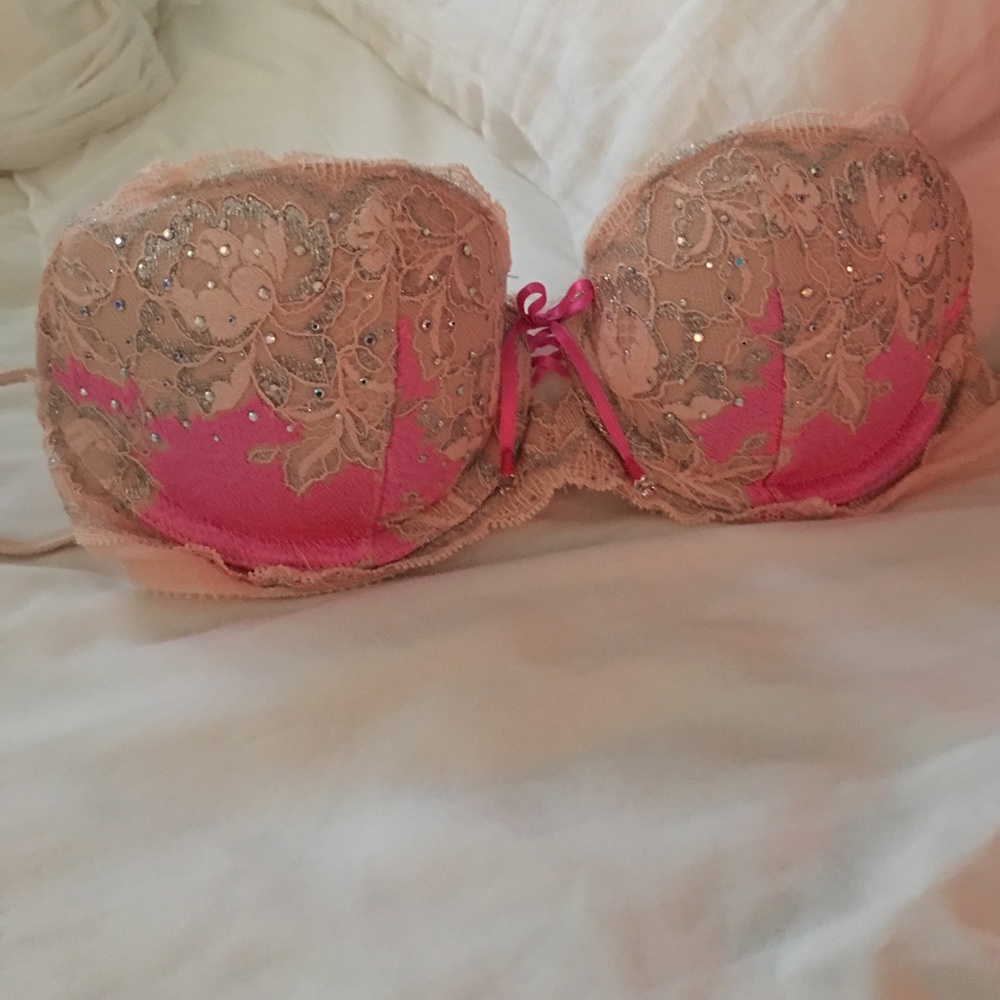 Victoria's Secret padded Push Up Bra 😇