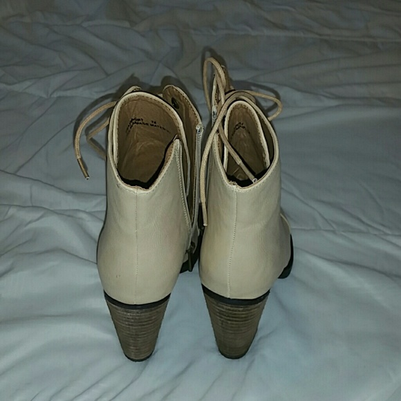 Beige booties - Picture 3 of 4