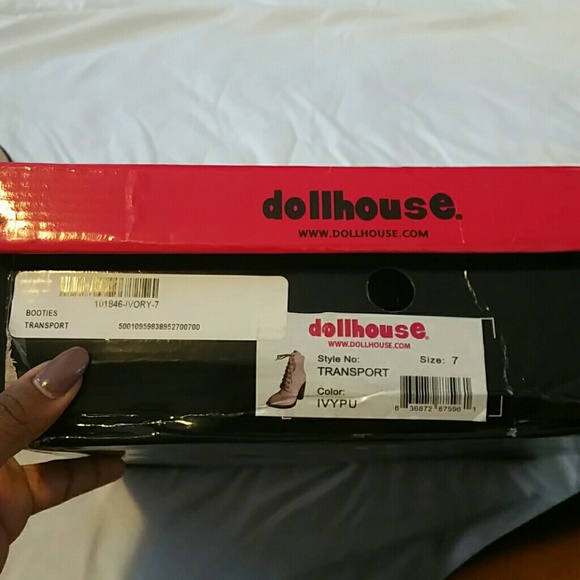 Beige booties - Picture 4 of 4