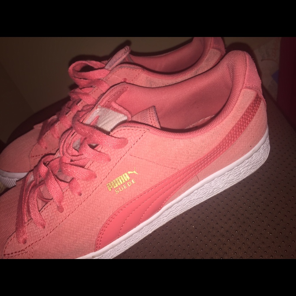 Lightly Worm Women Pumas