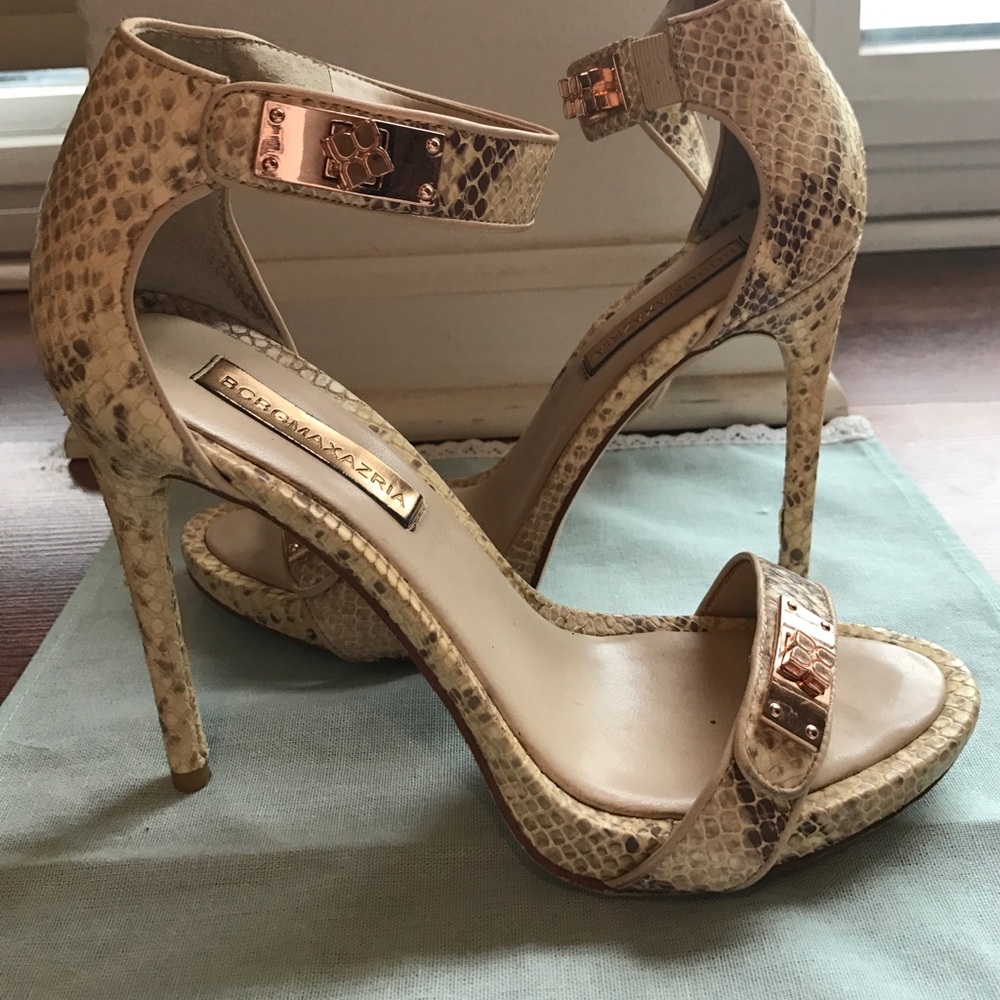 BCBG MaxAzria sexy snake skin sandal heel size 8.5