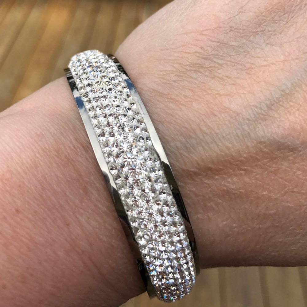 *SOLD*Beautiful stainless steal crystal bracelet