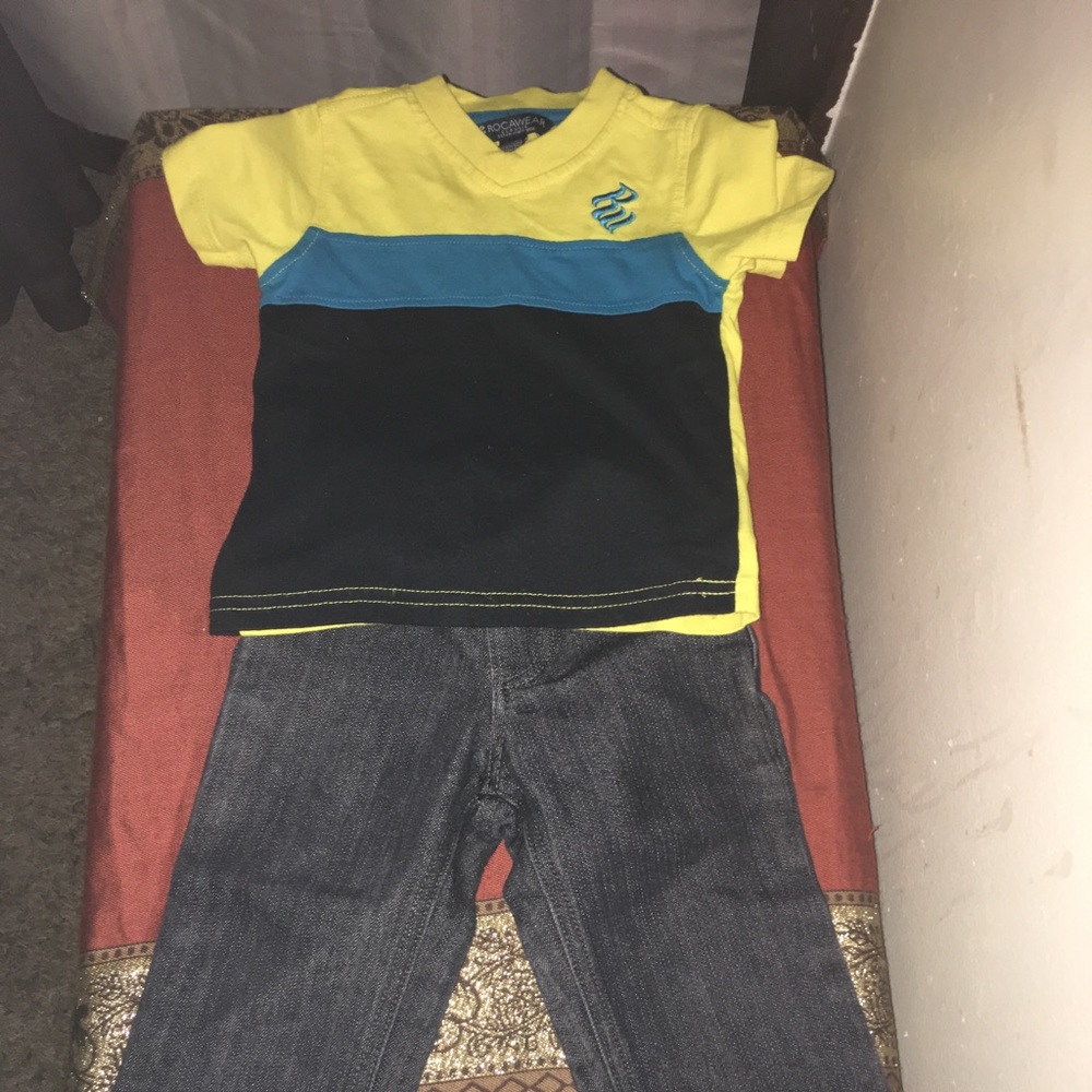 Toddler boy Rocawear shirt and pants set 2T
