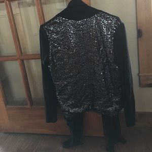 Ariat large black sweater