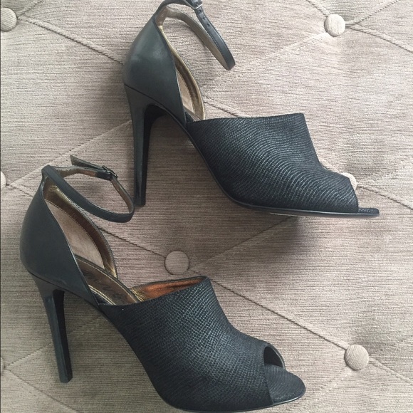 LANVIN. NWT. ⭐️⭐️ - Picture 2 of 4