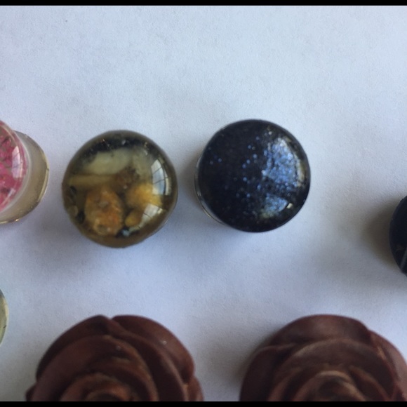 Tons of 1/2g plugs for sale! - Picture 2 of 4