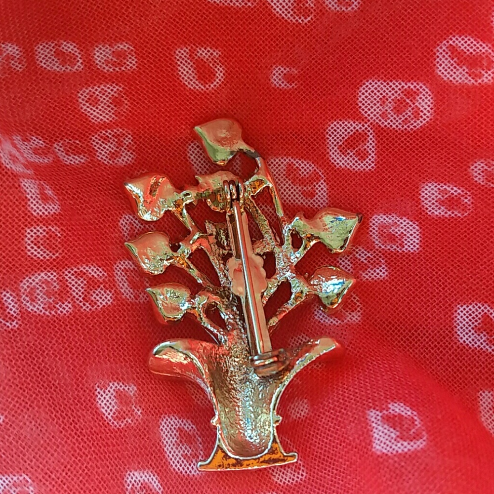 Vintage Flowers in a Basket Brooch - Picture 3 of 3