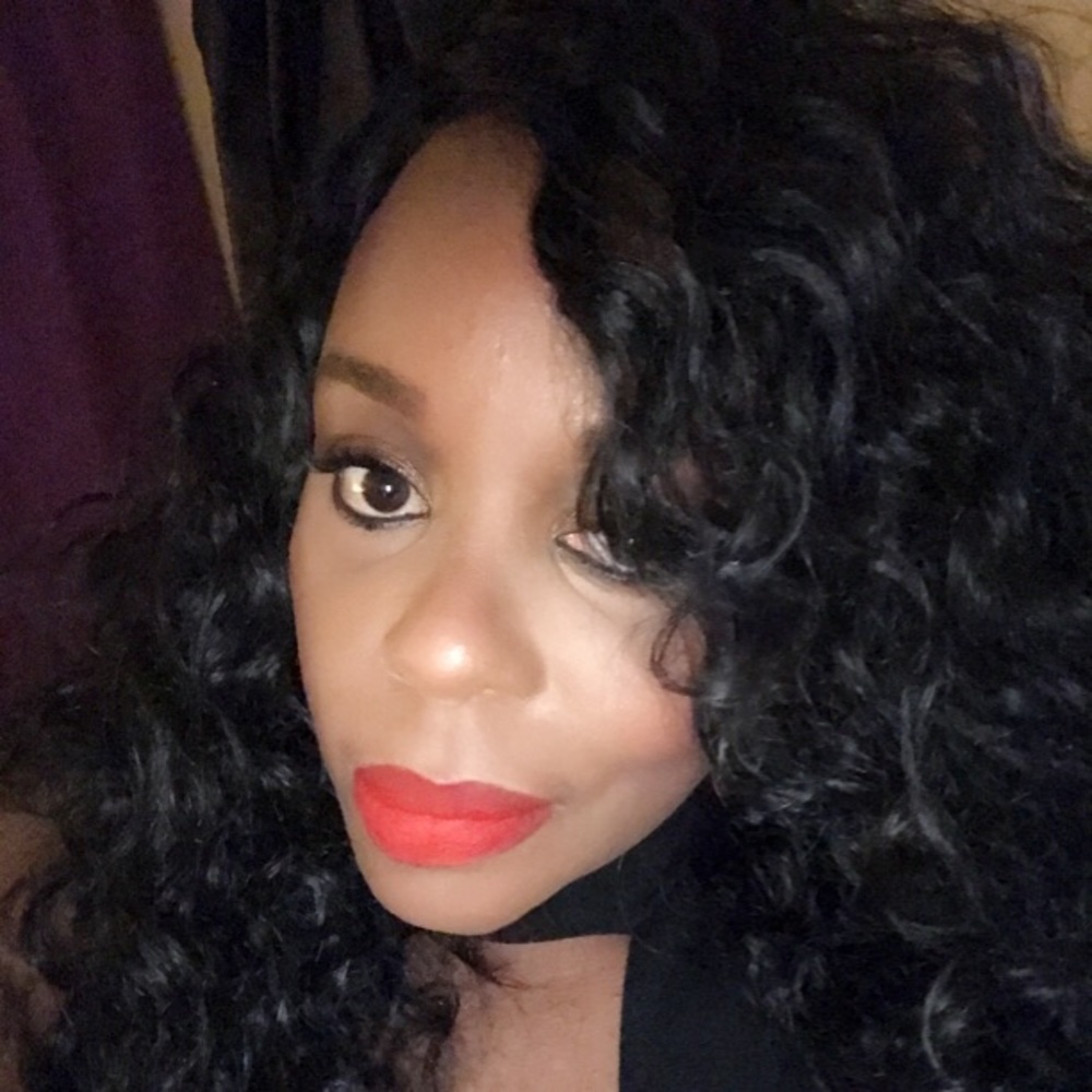 Meet your Posher, Teneisha