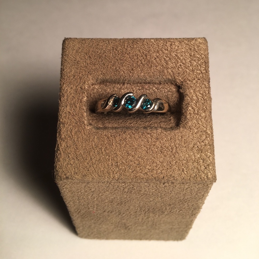 14K 3-Tier Aquamarine Stone Ring