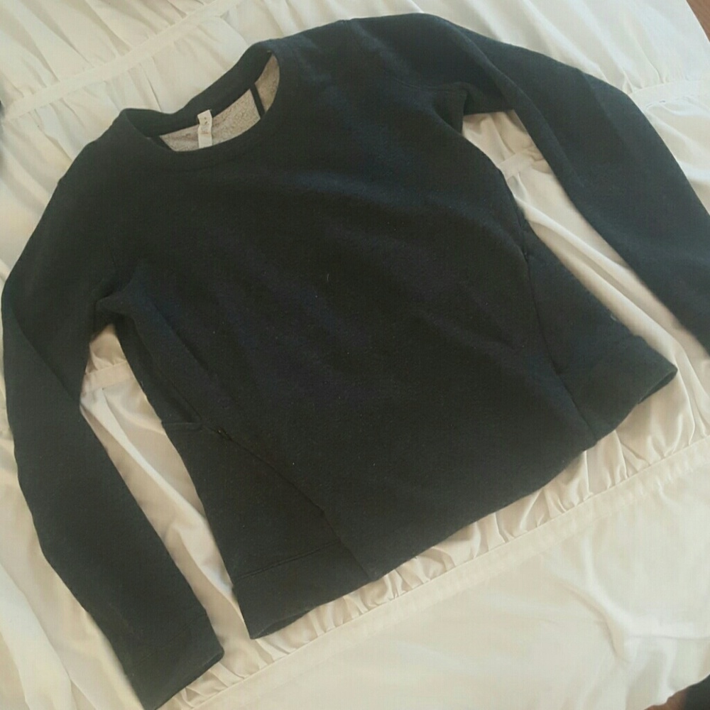 Lululemon sweatshirt.