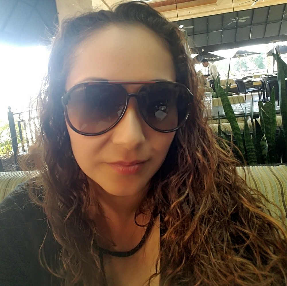 Meet your Posher, Maria