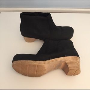 Dansko Women's ankle boots