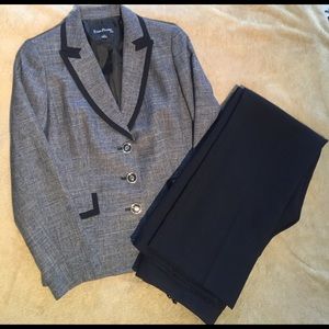 Navy blue Evan-Picone Professional Dress Suit