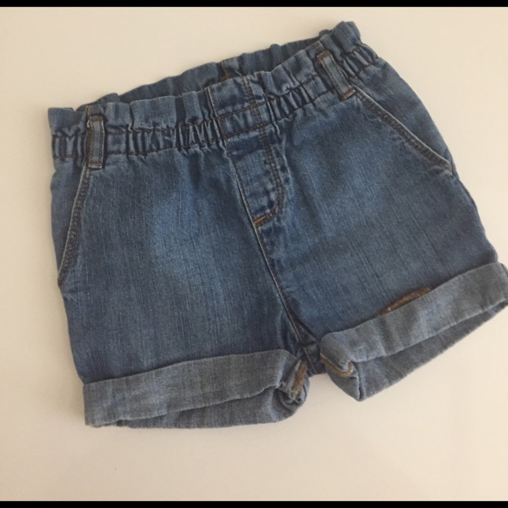 GAP shorts• 2T used