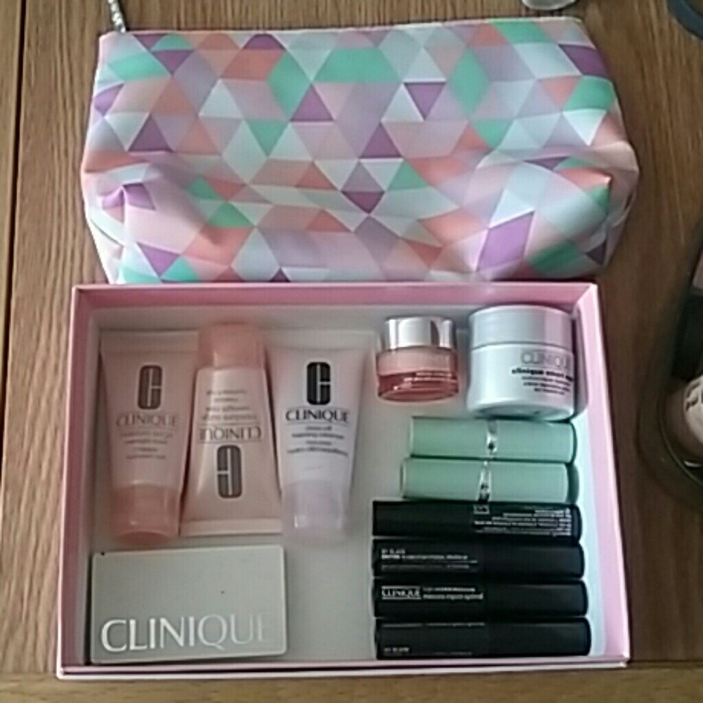 Clinique sample bundle