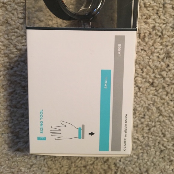 Brand new Fitbit charge hr - Picture 3 of 3