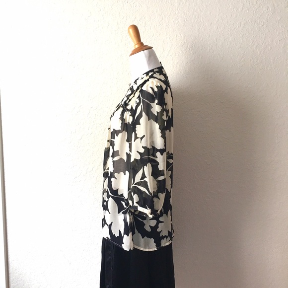 Banana Republic top - Picture 2 of 4