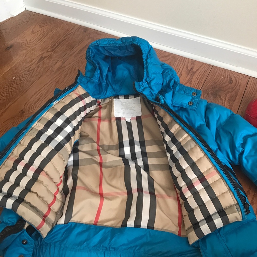 Great condition AUTHENTIC BURBERRY COAT !!!