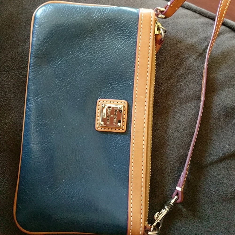 Dooney & Bourke Pebble Grain Large Slim Wristlet