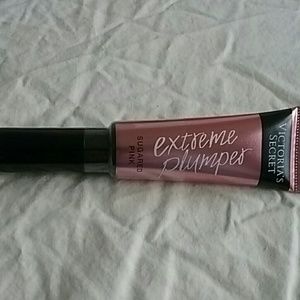 Lip plumper