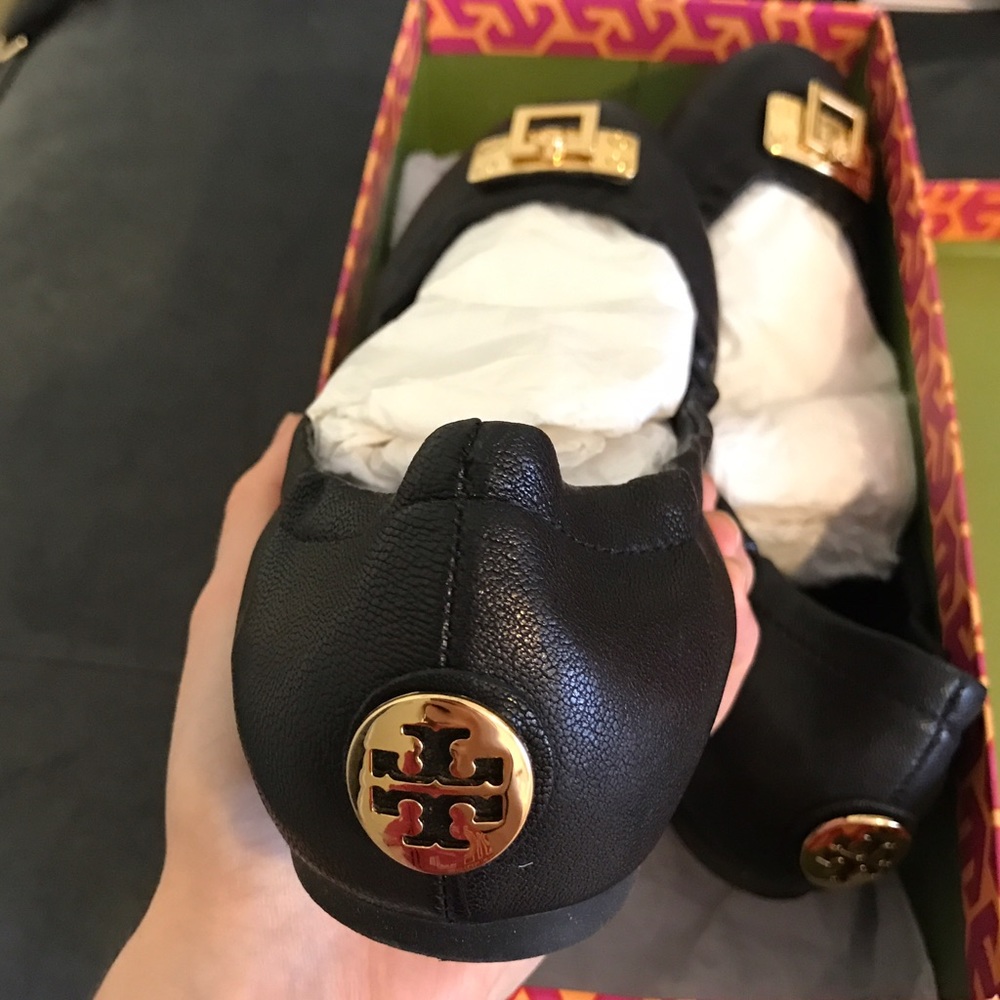 Tory Burch brand new black leather Elena flats