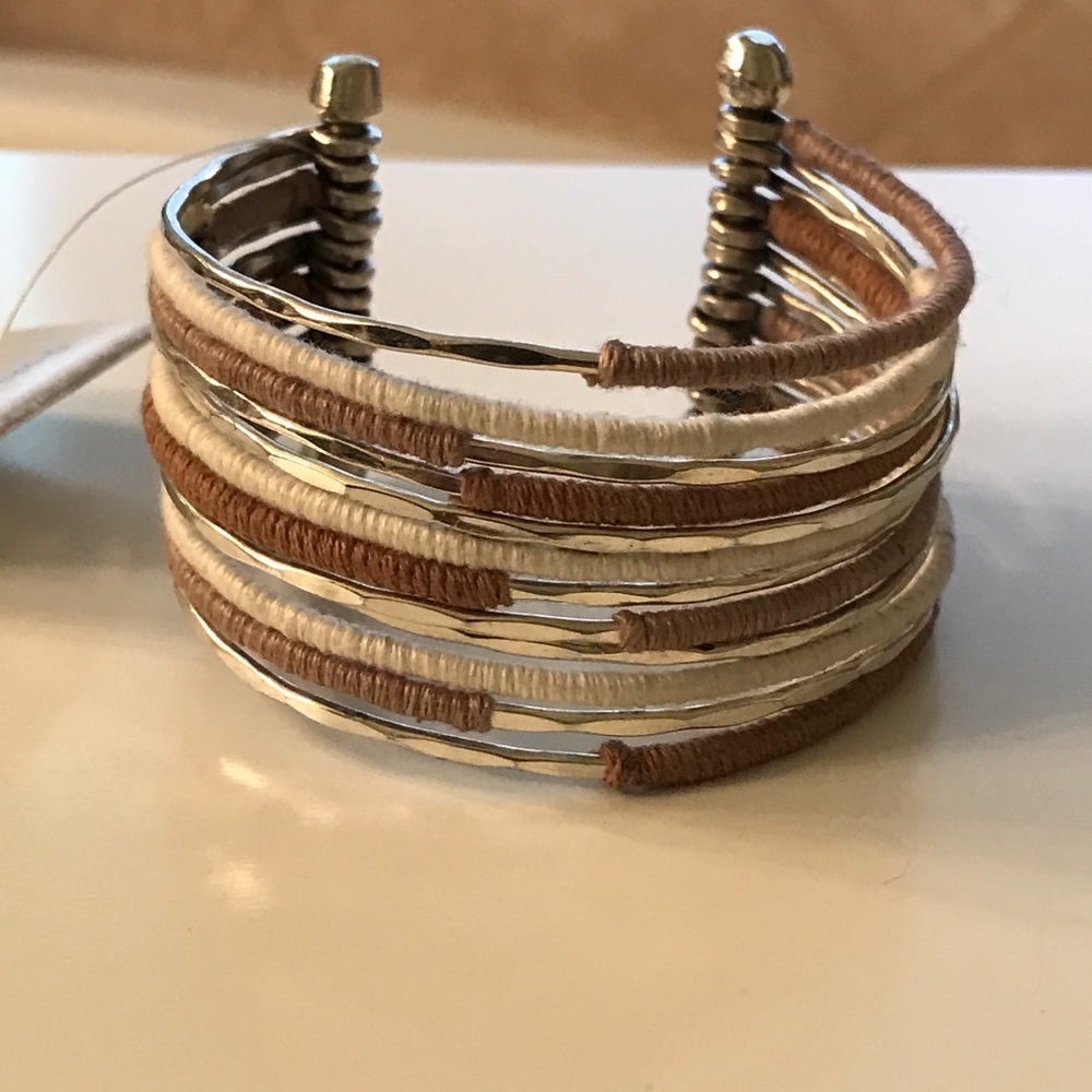 Thread wrapped cuff bracelet - Picture 4 of 5