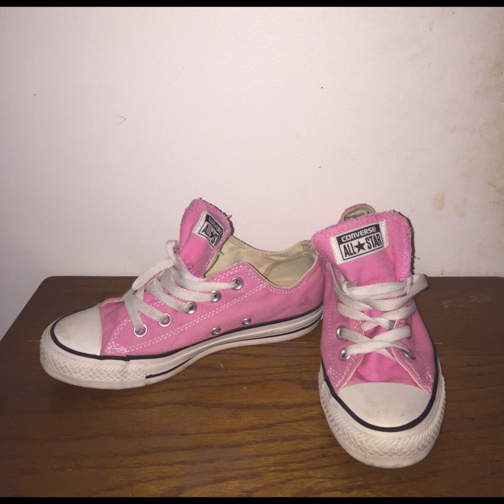 pink short converse!