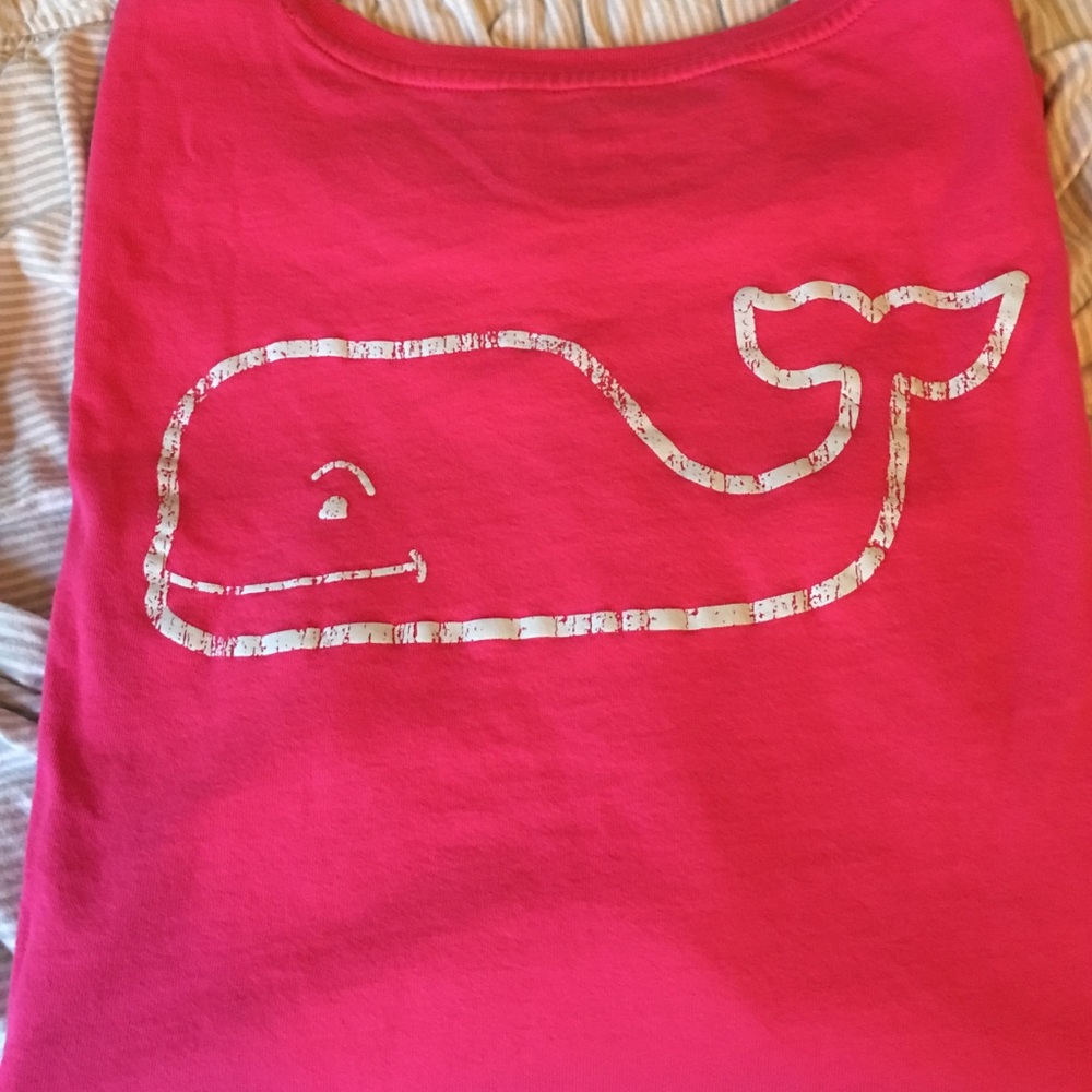 LS Vineyard Vines vintage whale pocket tee