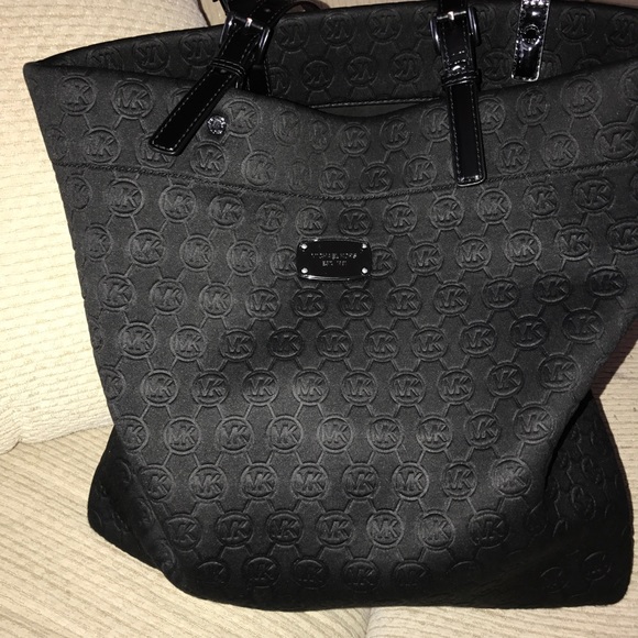 Michael Kors - Picture 1 of 6