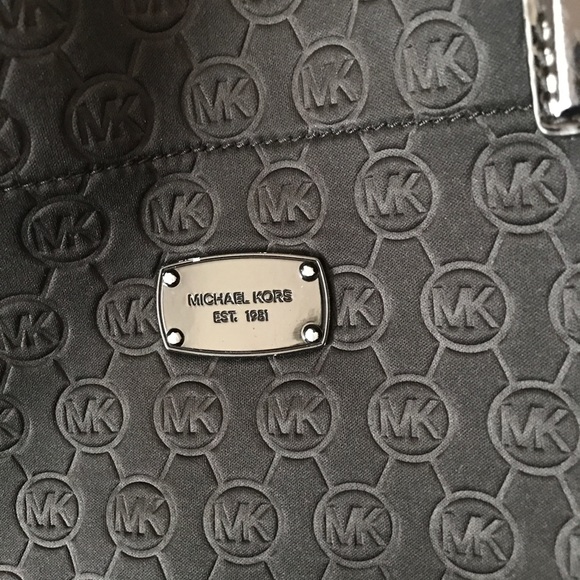 Michael Kors - Picture 2 of 6