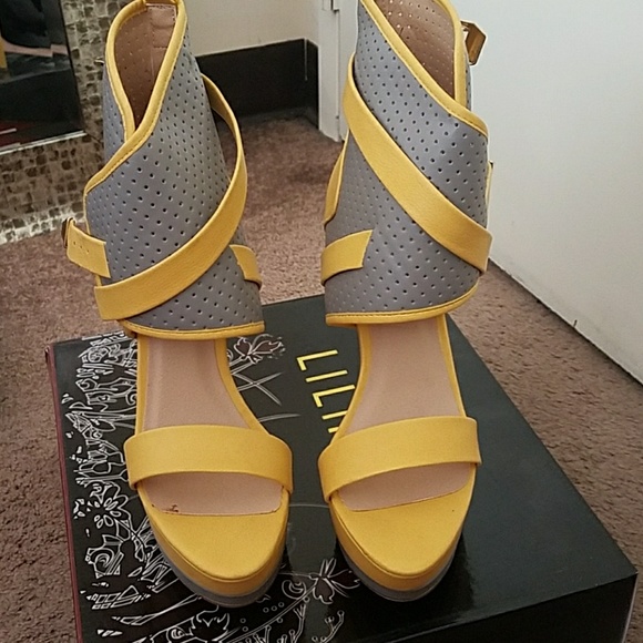 Shoes - Picture 3 of 5