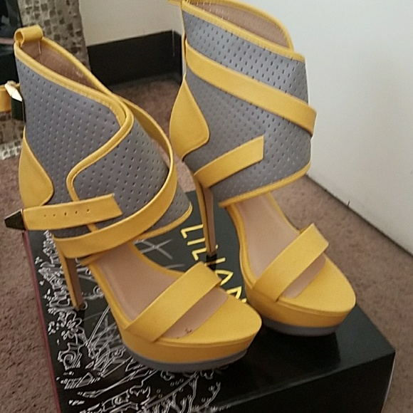 Shoes - Picture 4 of 5