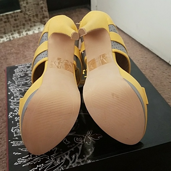 Shoes - Picture 5 of 5