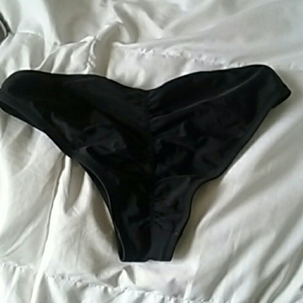 Cheeky bikini bottoms