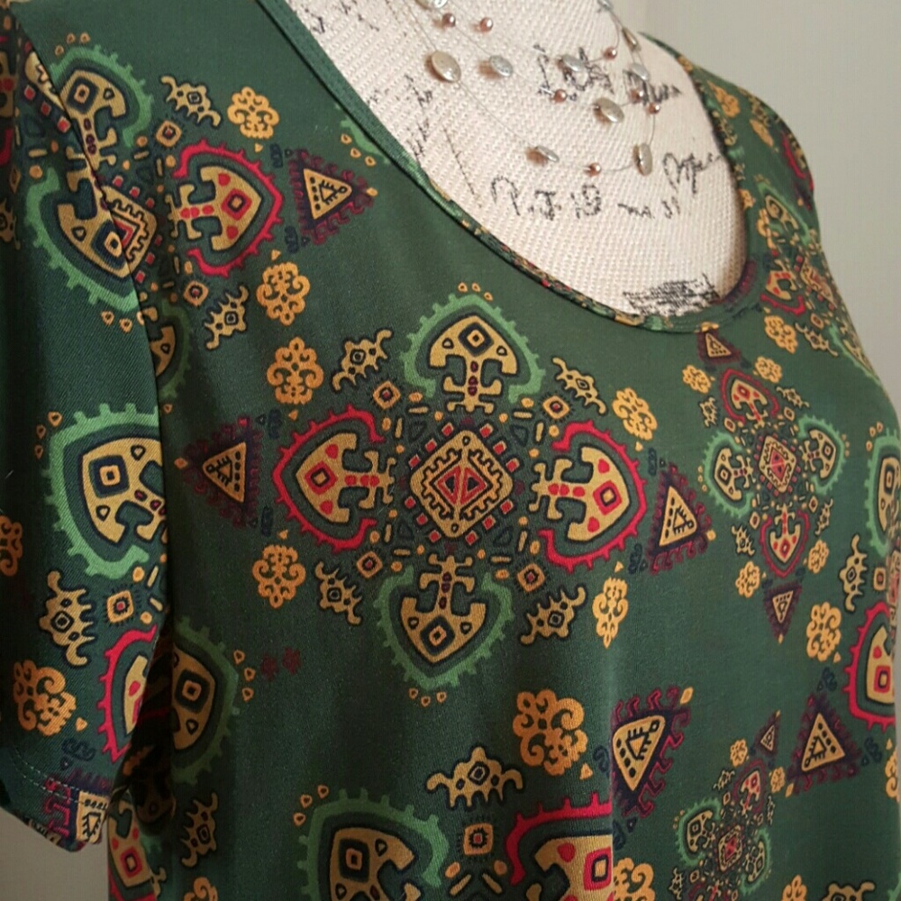 XL LuLaRoe Classic T