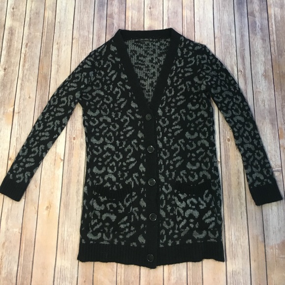 🆕Leopard Boyfriend Sweater - Picture 2 of 2