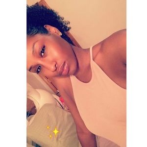 Meet your Posher, Angie