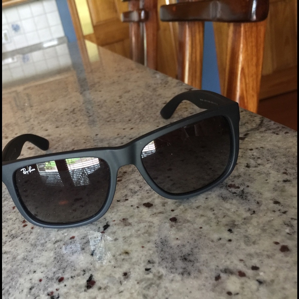 Black sunnies