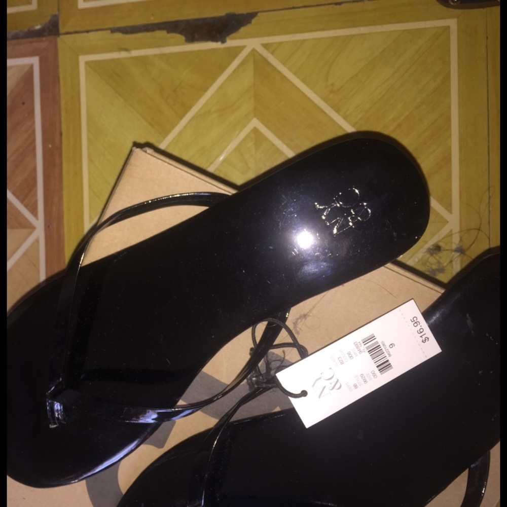 New NY & Company sandals